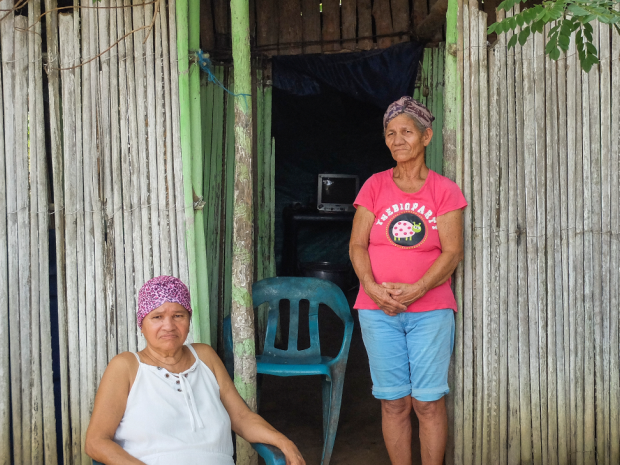 En Paso El Medio, en las faldas de los Montes de María, viven unas 70 familias campesinas, que intentan seguir viviendo de la tierra.