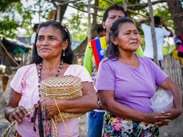 El pueblo indígena yukpa llegó hace catorce años a la ciudad fronteriza de Cúcuta, en Norte de Santander. Es una comunidad binacional que por medio de la música, la danza y las artesanías lucha por mantener sus tradiciones culturales. Fotografía: Diego García D'Caro.