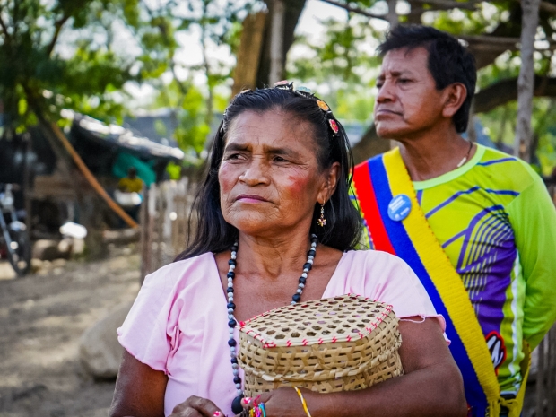 El pueblo indígena yukpa llegó hace catorce años a la ciudad fronteriza de Cúcuta, en Norte de Santander. Es una comunidad binacional que por medio de la música, la danza y las artesanías lucha por mantener sus tradiciones culturales. Fotografía: Diego García D'Caro.