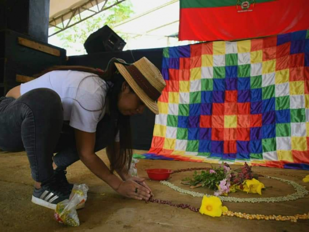 El reclutamiento de los jóvenes de su territorio es uno de los asuntos que más preocupan a Daniela Soto. Por eso se la pasa buscando estrategias, propiciando festivales culturales, talleres de prevención y sensibilización, todo lo que de alguna manera arranque a los chicos de las garras de los violentos. Fotos: Cortesía Daniela Soto.