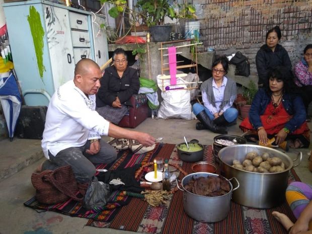 Tejedoras del pensamiento awá, círculo de mujeres awá en el municipio de Pasto.