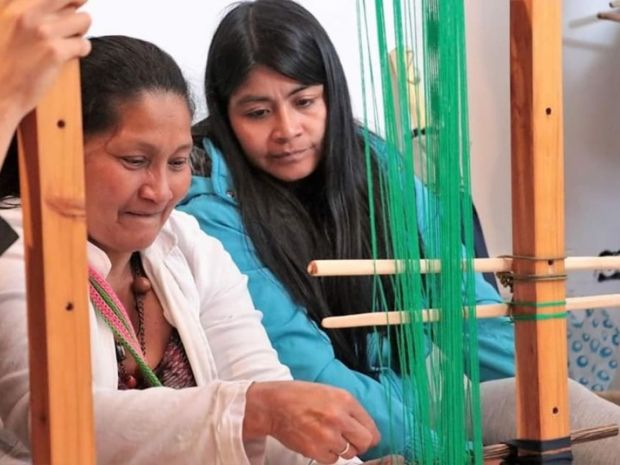 Tejedoras del pensamiento awá, círculo de mujeres awá en el municipio de Pasto.